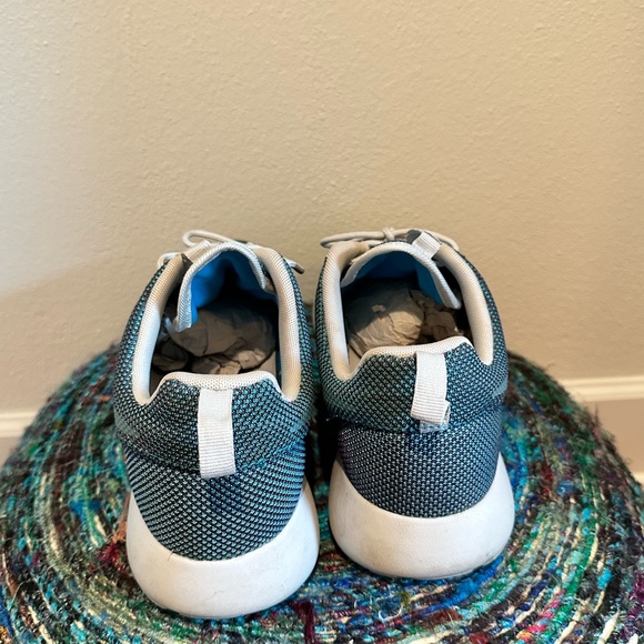 Men’s Nike running shoes, size 10.5, blue - Picture 3 of 4